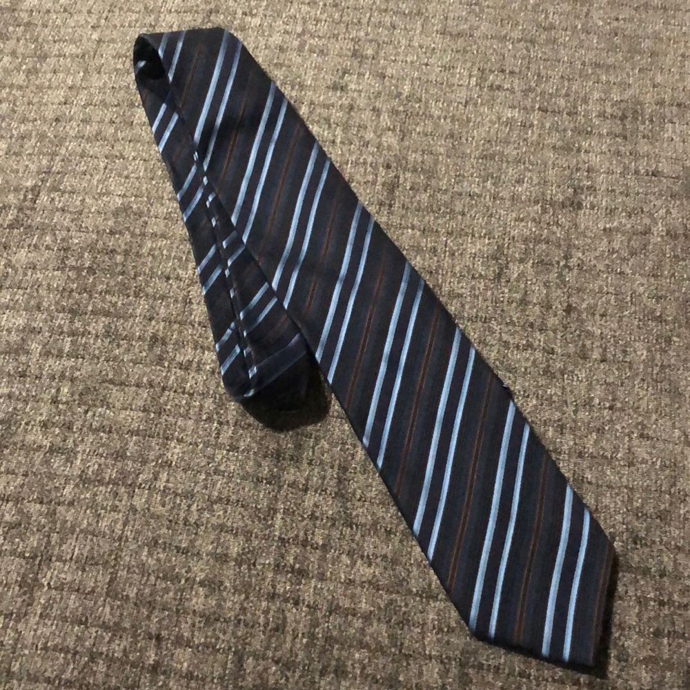 Beautiful silk & wool tie by Hugo Boss